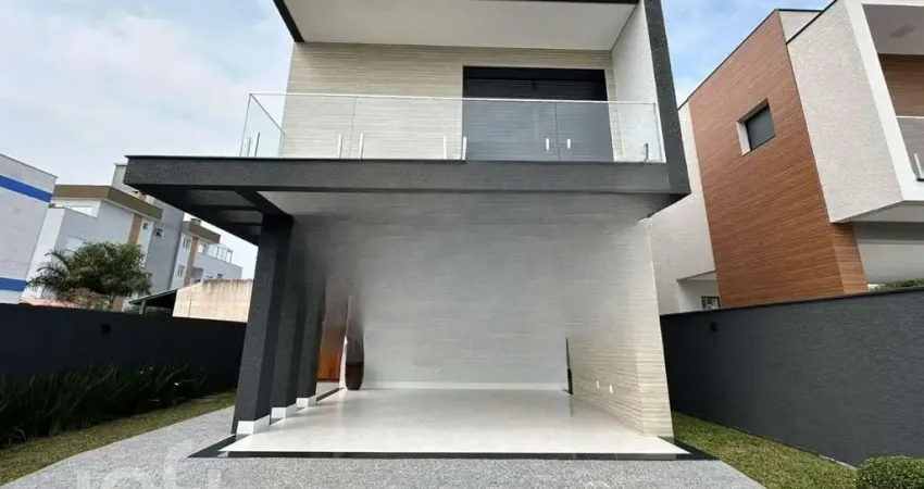 Casa à venda em Ingleses com 210 m², 4 quartos, 3