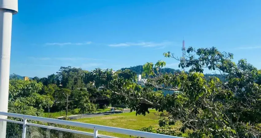 Apartamento à venda em Canasvieiras com 142 m², 3