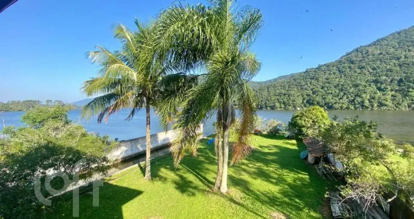 Casa à venda em São João do Rio Vermelho com 350 m