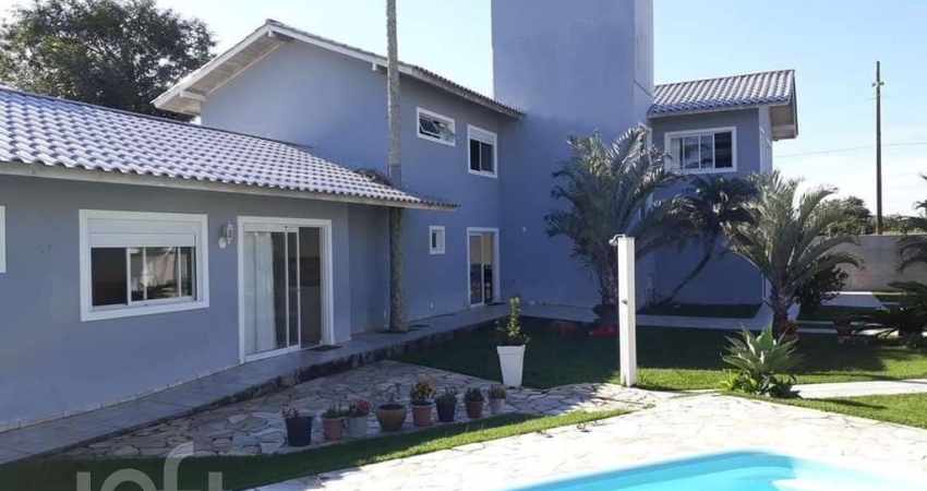 Casa à venda em Ingleses com 303 m², 5 quartos, 3