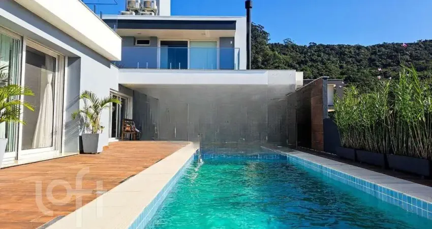 Casa à venda em Ingleses com 470 m², 5 quartos, 3