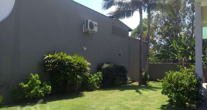 Casa à venda em Agronômica com 118 m², 2 quartos,