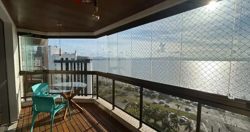 Apartamento de 4 dormitórios à venda na Agronômica