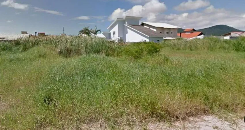 Terreno à venda no Carianos