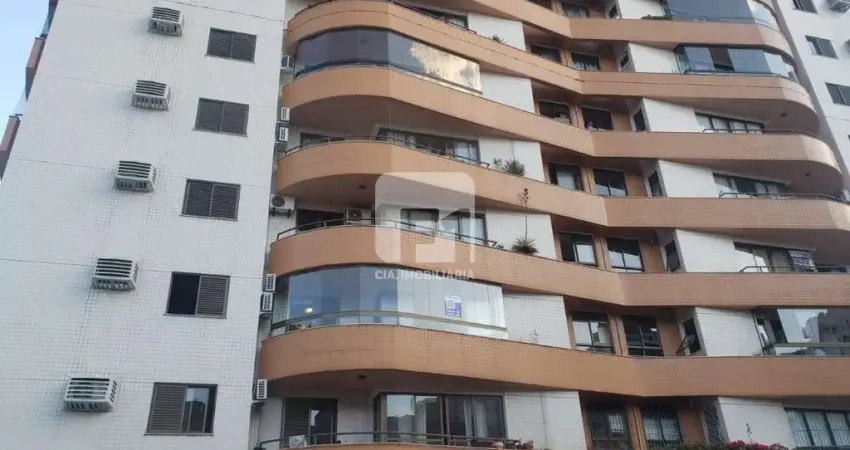 Apartamento de 3 dormitórios no Centro