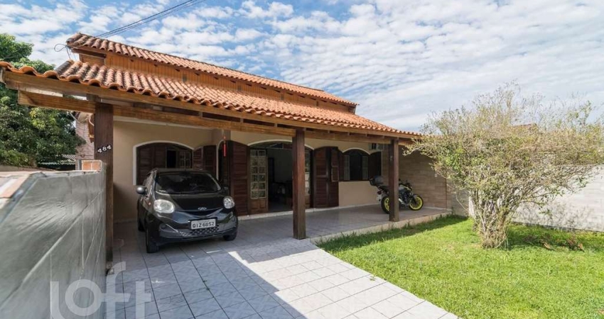 Casa à venda em Carianos com 274 m², 7 quartos, 1