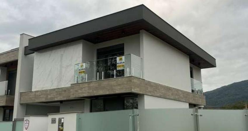 Casa de 3 dormitórios no Córrego Grande