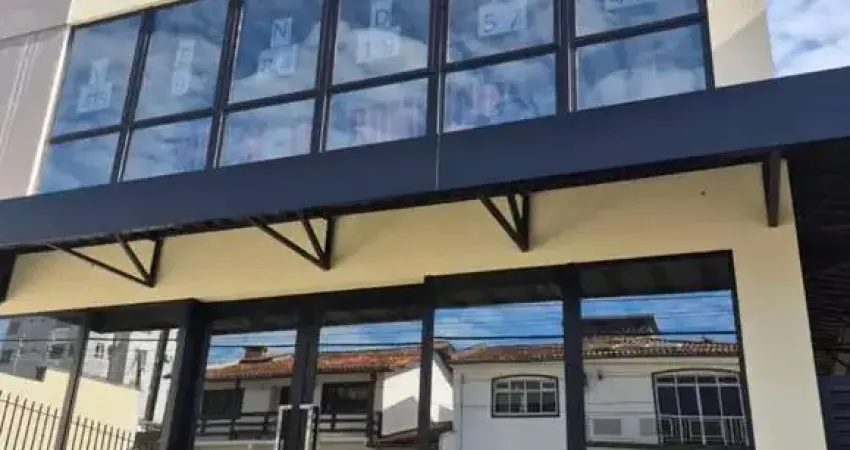 Prédio à venda na Rua Professora Cremilde de Oliveira, 285, Estreito, Florianópolis