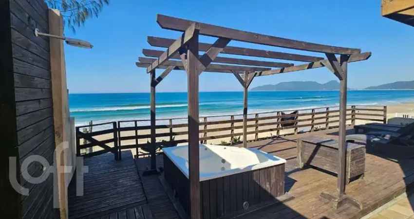 Casa com 2 quartos à venda na Rua dos Pinheiros, 296, Campeche, Florianópolis