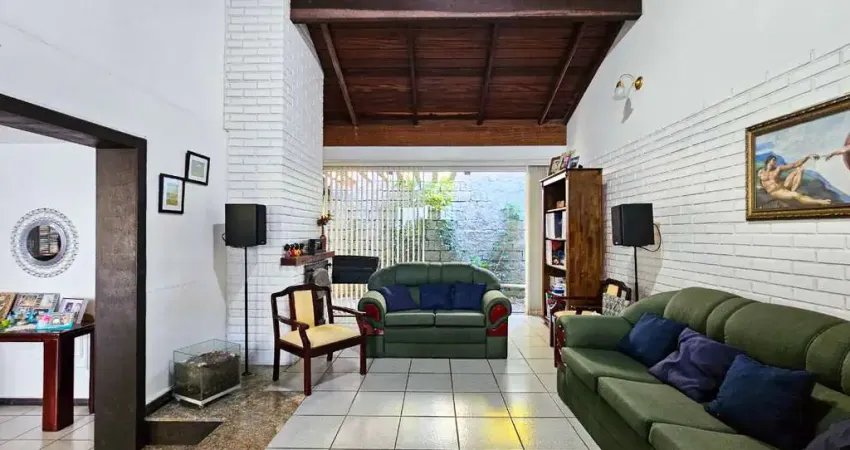 Casa com 3 quartos à venda na Rua Andreza Pinheiro Gonçalves da Silva, 97, Carvoeira, Florianópolis