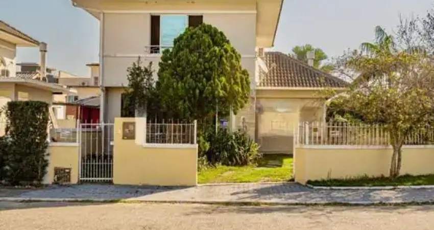 Casa com 3 quartos para alugar na Rua Vista do Sol, 14, Campeche, Florianópolis