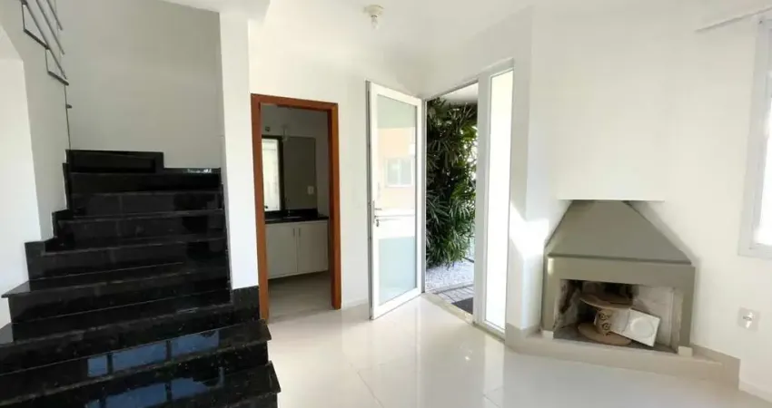 Casa em condomínio fechado com 3 quartos para alugar na Rua Grumixama, 215, Campeche, Florianópolis