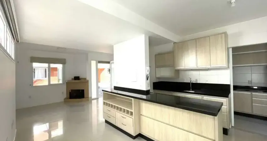 Casa em condomínio fechado com 3 quartos para alugar na Rua Grumixama, 215, Campeche, Florianópolis