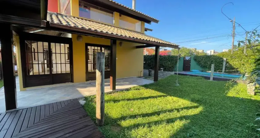 Casa com 3 quartos para alugar na Servidão dos Artistas, 255, Rio Tavares, Florianópolis