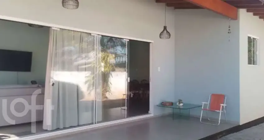 Casa com 2 quartos à venda na Servidão Pantanal, 188, Campeche, Florianópolis