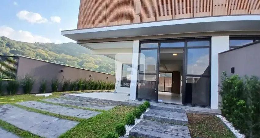 Casa com 3 quartos para alugar na Rodovia Doutor Antônio Luiz Moura Gonzaga, 3156, Rio Tavares, Florianópolis