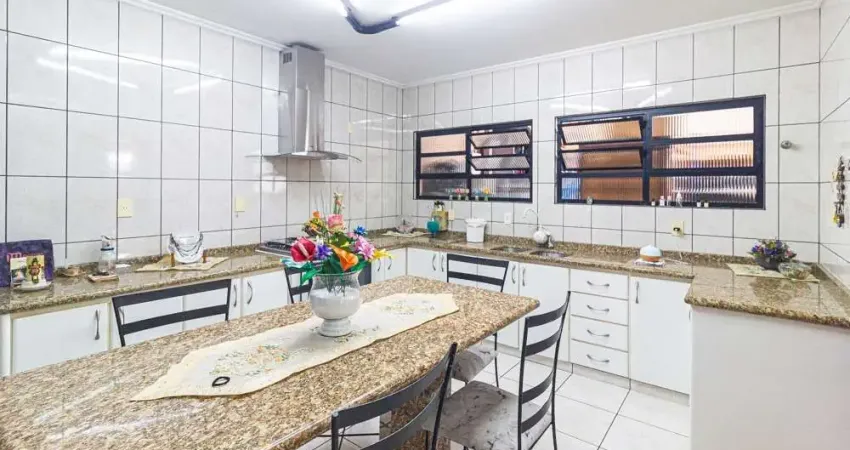 Casa com 3 quartos à venda na Rua Professora Otília Cruz, 242, Jardim Atlântico, Florianópolis