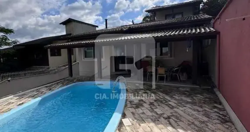 Casa com 3 quartos para alugar na Rua Amaro Agostinho dos Santos, 155, Barra da Lagoa, Florianópolis