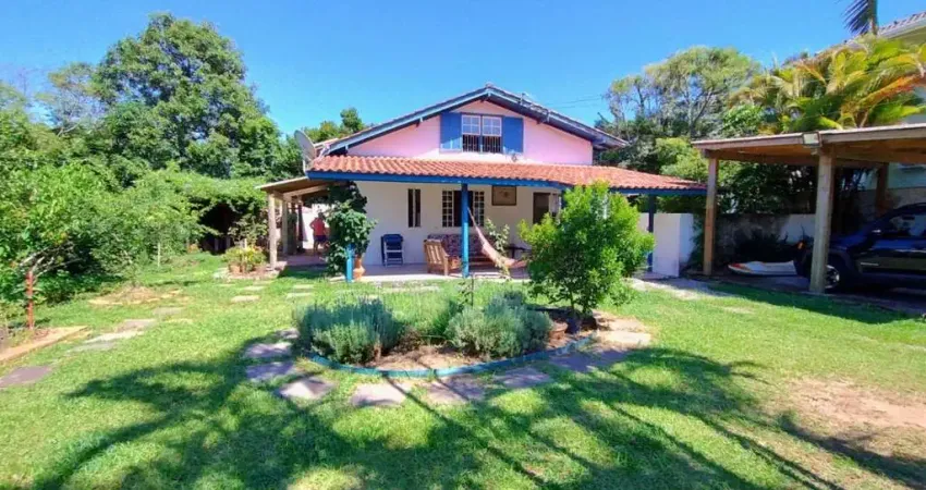 Casa em condomínio fechado com 3 quartos para alugar na Rua Tereza Lopes, 57, Campeche, Florianópolis