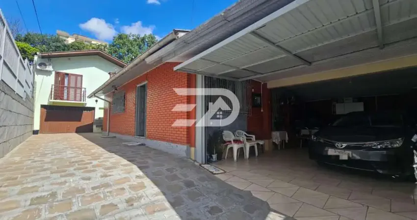 Casa para Venda em Caxias do Sul, FLORESTA, 3 dormitórios, 1 banheiro, 2 vagas
