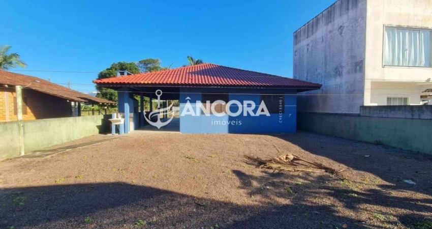 Casa com 03 quartos e amplo espaço de terreno de 390m² à venda em Itapoá - Balneário Rainha do Mar