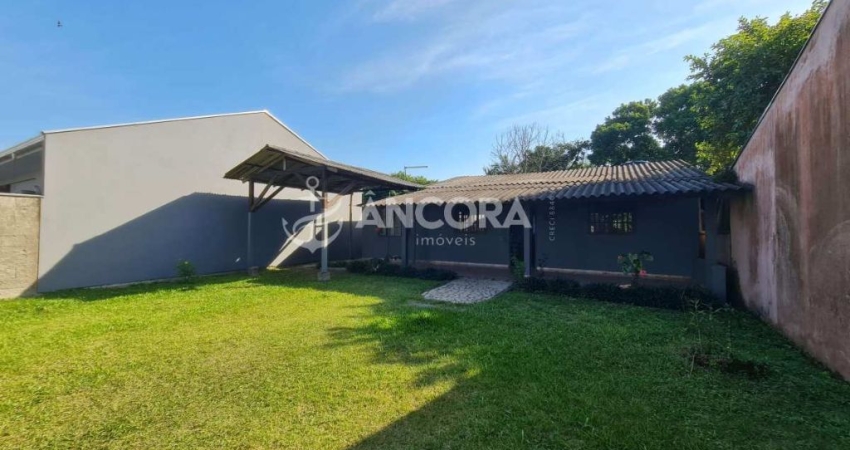 Casa com amplo espaço de terreno em frente, no centro de Itapema do Norte, próximo ao asfalto em Itapoá/SC