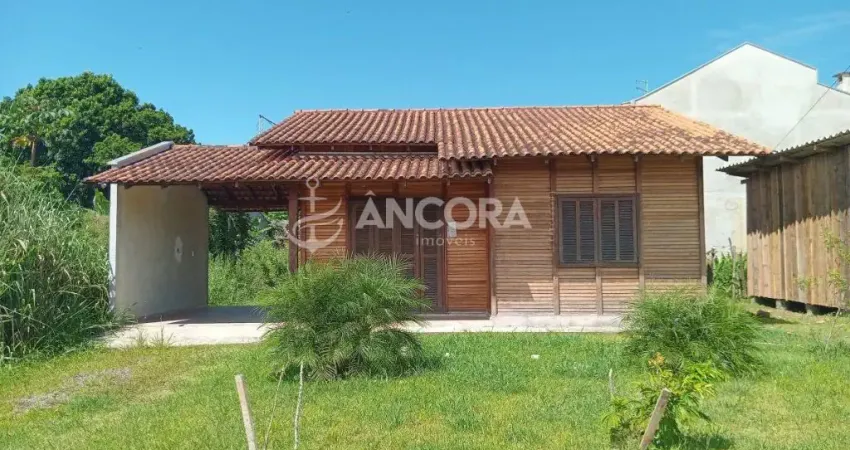 Casa com 03 quartos, 80,10 m² de área construída em um terreno de 384 m² à venda, em Itapoá - Balneário Uirapuru