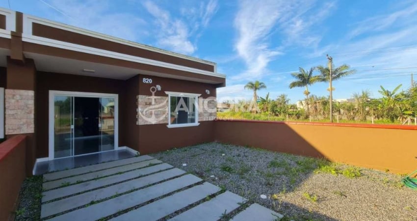 Casa à venda em Itapoá com 03 quartos sendo 01 suíte, Balneário Volta ao Mundo