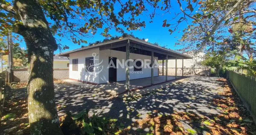 Casa à venda, com 03 quartos, apenas 400 metros do mar no balneário diamantina