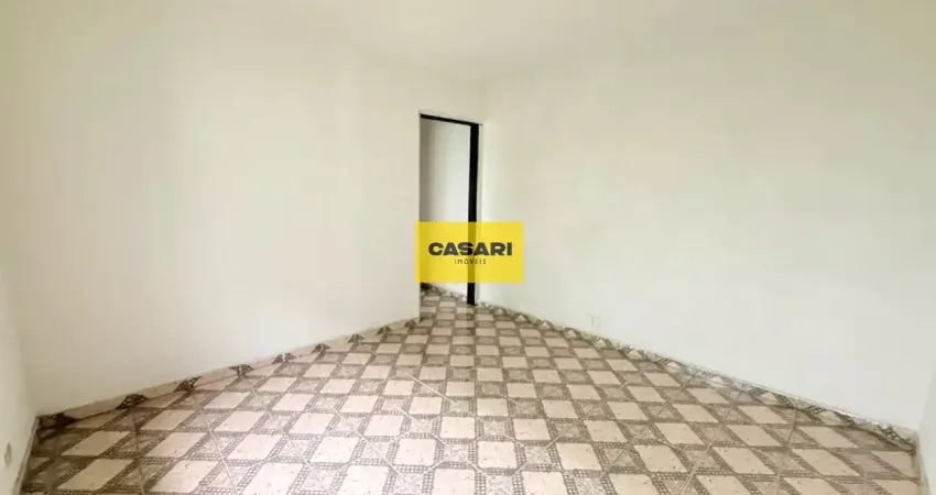 Casa terra assobrada à venda com 122 m², 2 dormitórios e 2 vagas – Próximo à Av. Humberto Castelo Branco