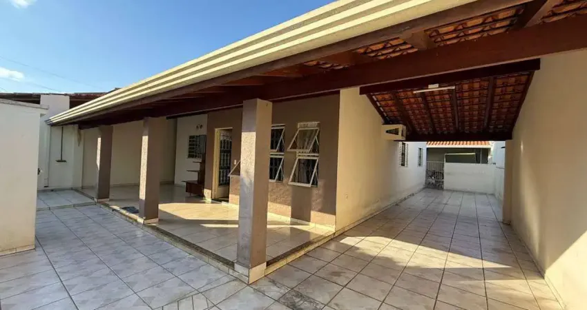 Casa com edícula no Jardim Conservani em Artur Nogueira/SP