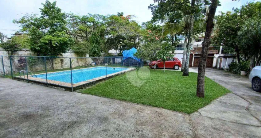 Terreno à venda com casa, piscina, 360 m² por R$ 1.900.000 - Recreio dos Bandeirantes - Rio de Janeiro/RJ
