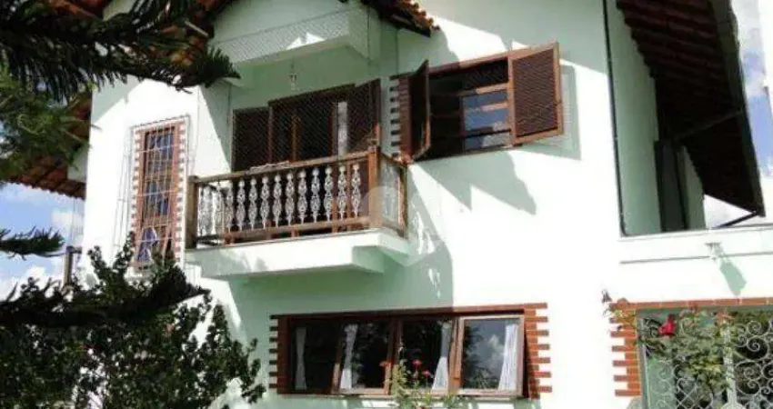 Casa com 4 quartos à venda, 344 m² por R$ 1.500.000 - Golfe - Teresópolis/RJ