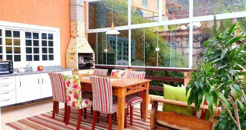 Casa com 3 quartos à venda, 300 m² por R$ 1.300.000 - Itaipava - Petrópolis/RJ