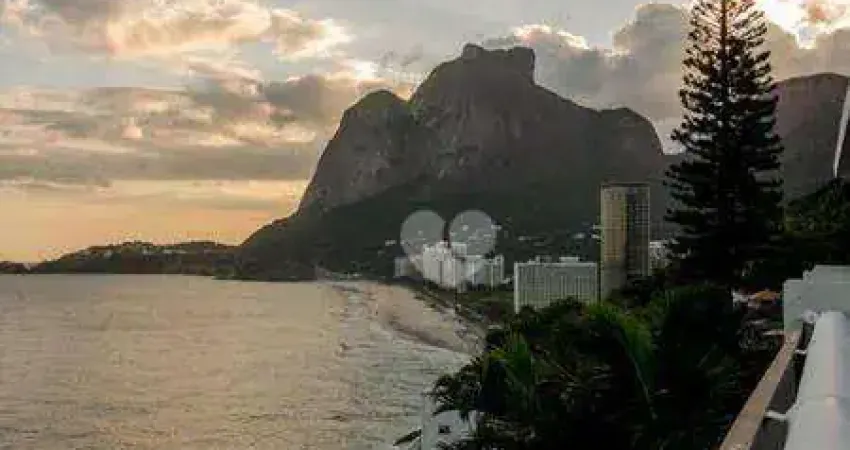 Casa alto padrão, 5 quartos , com vista indevassável em são conrado .