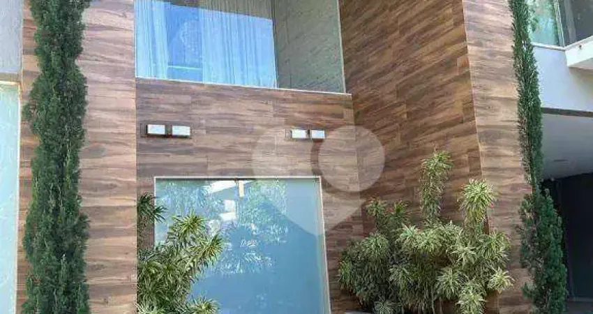 Casa com 4 suítes - 748 m² por R$ 7.400.000,00 - Barra da Tijuca - Rio de Janeiro/RJ