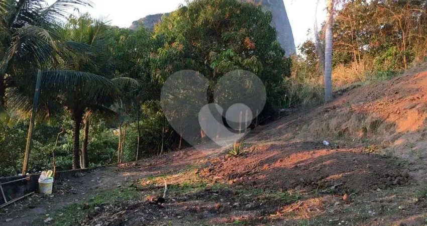 Terreno no Joá com Vista para o Mar em Condomínio Fechado