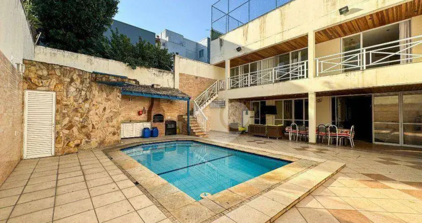 Casa Triplex a venda no Grajaú, com 4 Quartos sendo 3 suítes, varanda, piscina, churrasqueira e 5 vagas de garagem