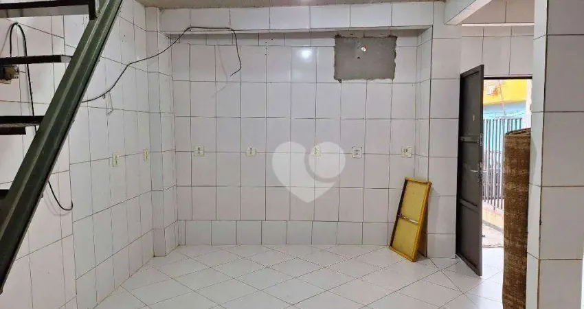 Riachuelo vendo loja comercial com girau area livre na frente da loja.