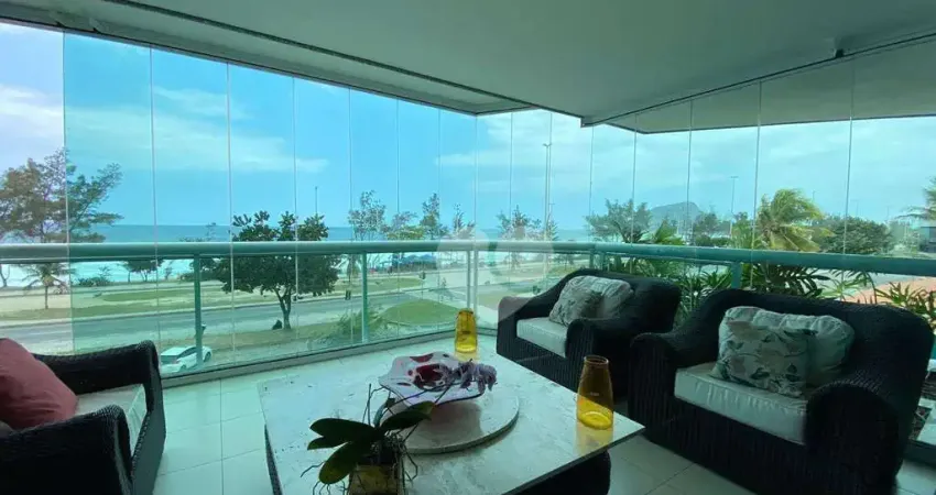 Recreio Posto 10 - Apartamento frontal Mar de 3 Suítes totalmente reformado e com Planejados. 3 Vagas.