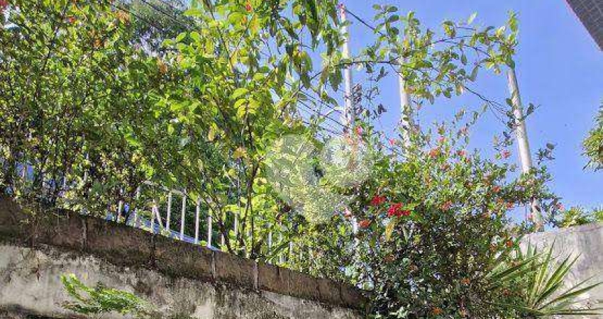 Santa Teresa, colado ao Largo dos Guimaraes!! 2 quartos com dependências, vaga escriturada, excelente localização, R$675,000,00