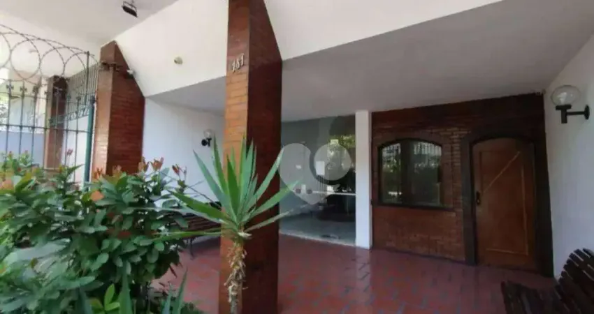 Apartamento à venda dois quartos, dependência  R$310.000,00-Grajaú-Rio de janeiro/ RJ.