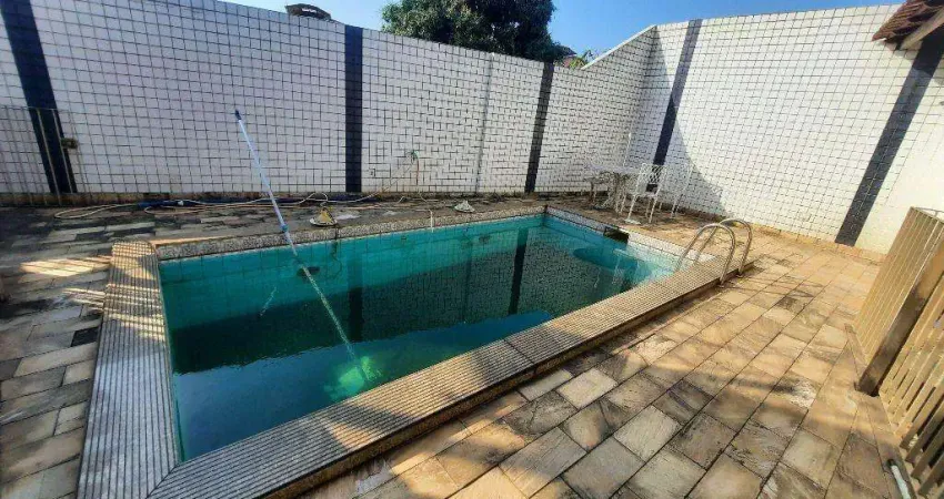Casa triplex com 5 quartos, 5 vagas de garagem em Condomínio Fechado, Benfica, Rio de Janeiro/RJ