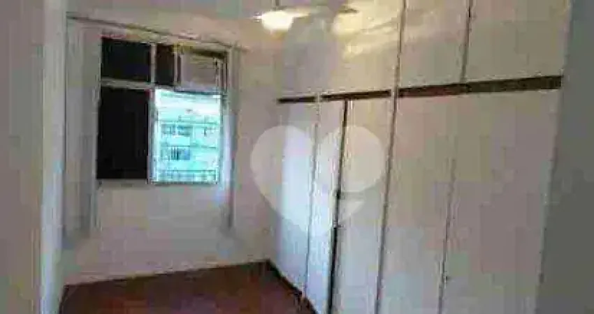 Excelente apartamento localizado no Humaitá, ao lado da agência do Itaú