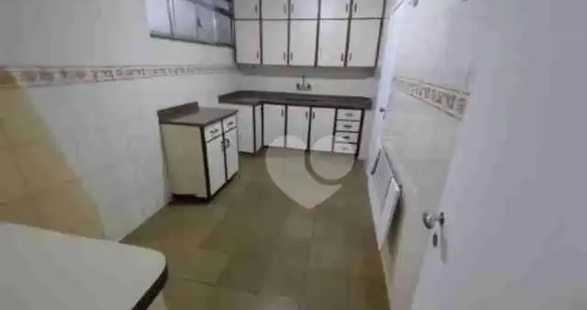 Excelente apartamento localizado no humaitá, ao lado da agência do itaú