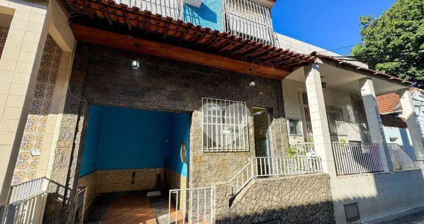 Casa com 4 quartos, vaga, à venda, 136 m² por R$ 780.000 - Grajaú - Rio de Janeiro/RJ