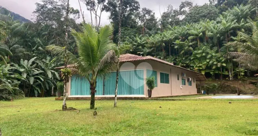 Casa com 3 Quartos à venda, 800 m² por R$ 680.000 - Bracuí - Angra dos Reis/RJ