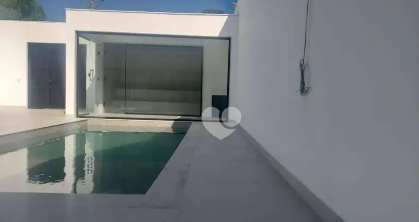 Casa com 5 Quartos  à venda, 450 m² por R$ 5.500.000 - Barra da Tijuca - Rio de Janeiro/RJ