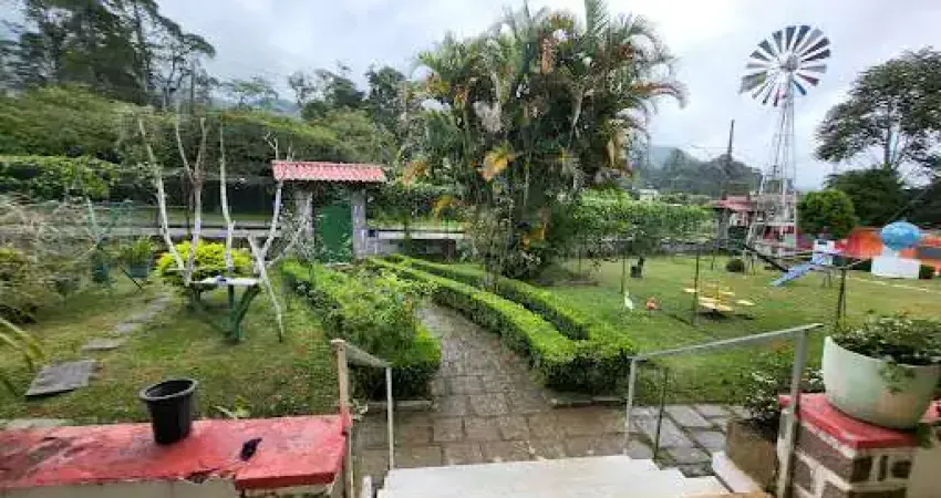 Casa com 6 quartos para alugar, 806 m² - Alto - Teresópolis/RJ