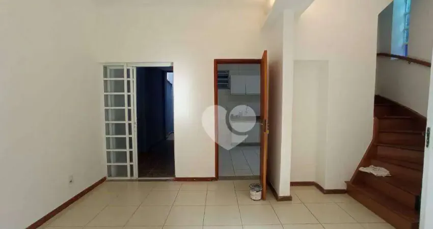 Casa com 4 quartos à venda, 1210 m² por R$ 1.085.000